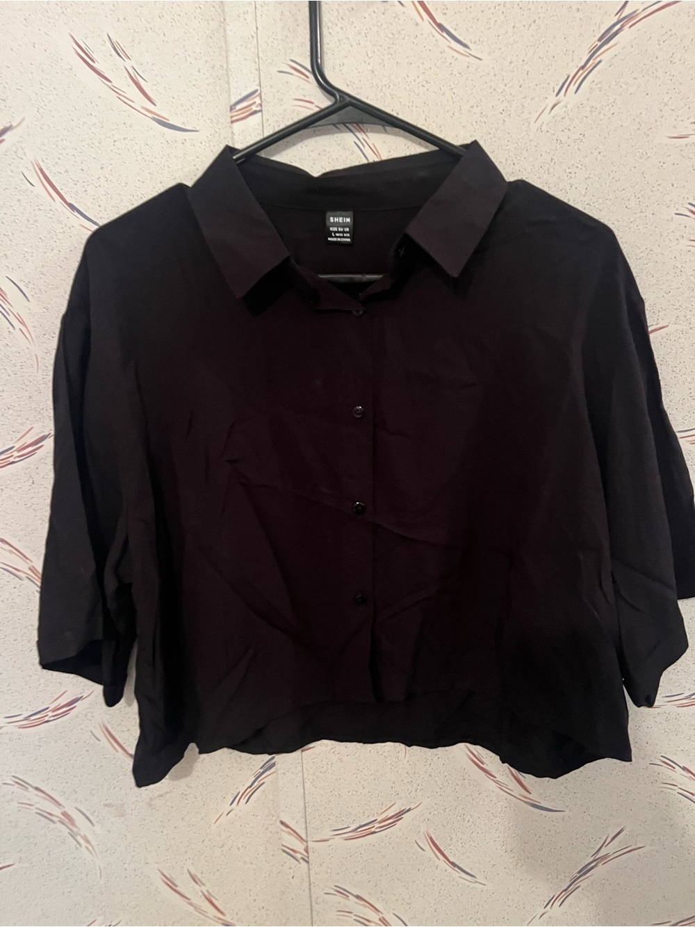 SHEIN Black Boxy Cropped Button-Down Shirt